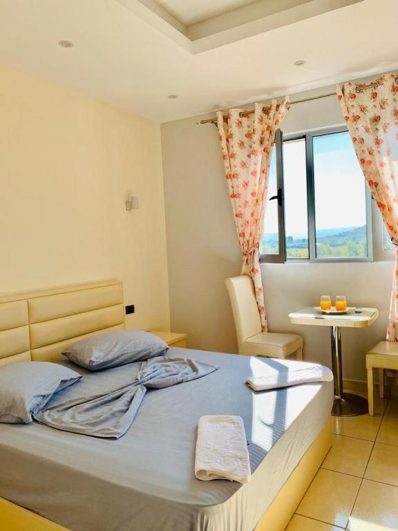 Deja's Ford Hotel Sarda מראה חיצוני תמונה